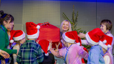 Dwujęzyczna zabawa! Ponad 350 dzieci z całego regionu na mikołajkowym finale w Targach Kielce!