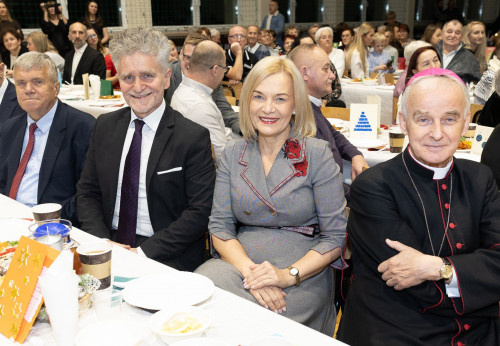 Wyjątkowa Wigilia dla Seniorów w Mniowie!