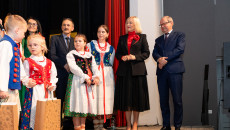 Marszałek Renata Janik z wyróżnieniem „Przyjaciel Osób Niepełnosprawnych”. Wzruszający Koncert Papieski w Rudkach