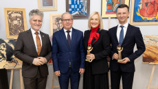 Marszałek Renata Janik z wyróżnieniem „Przyjaciel Osób Niepełnosprawnych”. Wzruszający Koncert Papieski w Rudkach