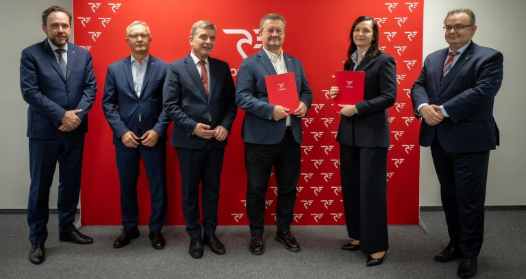 Podpisanie Umów W Warszawie Na Zakup Nowych Pociągów