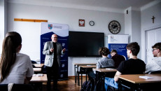 Zajęcia o polskiej służbie zagranicznej w skarżyskich szkołach