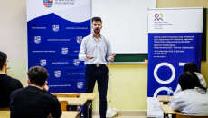 Zajęcia o polskiej służbie zagranicznej w skarżyskich szkołach