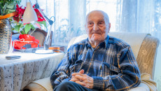 Z wizytą u bohatera. Wzruszające 97. urodziny kombatanta Andrzeja Jachymczyka