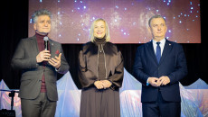 Marszałek województwa Renata Janik, senator Krzysztof Słoń oraz burmistrz Chęcin Robert Jaworski