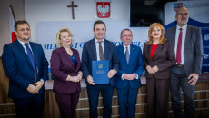 Budowa kanalizacji i wodociągów przyspiesza. Wsparcie dla 6 gmin w Świętokrzyskiem