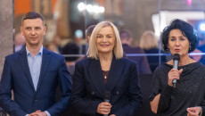 Renata Janik, marszałek województwa świętokrzyskiego, Elżbieta Korus, dyrektor Regionalnego Ośrodka Polityki Społecznej w Kielcach, Damian Gad, przewodniczący Świętokrzyskiej Rady Działalności Pożytku Publicznego