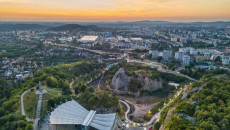 3. Rezerwat Przyrody Kadzielnia (amfiteatr, Podziemna Trasa Turystyczna I Tyrolka)