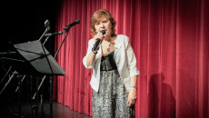 Senior Show - scena w Wojewódzkim Domu Kultury należała do seniorów