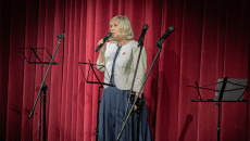 Senior Show - scena w Wojewódzkim Domu Kultury należała do seniorów