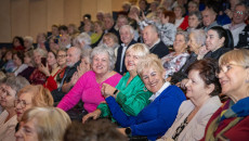 Senior Show - scena w Wojewódzkim Domu Kultury należała do seniorów