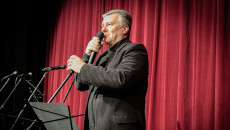 Senior Show - scena w Wojewódzkim Domu Kultury należała do seniorów