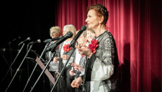 Senior Show - scena w Wojewódzkim Domu Kultury należała do seniorów