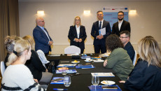 Z udziałem marszałek Renaty Janik podsumowano szkolenie z zakresu procesu deinstytucjonalizacji