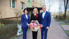 Marszałek Renata Janik z wizytą w rodzinnym domu dziecka