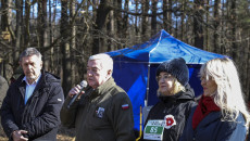 V Bieg Tropem Wilczym w Michniowie z udziałem przewodniczącego Sejmiku Województwa Świętokrzyskiego Andrzeja Bętkowskiego