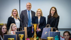 Utalentowane zawodniczki z Sandomierza z wizytą w urzędzie