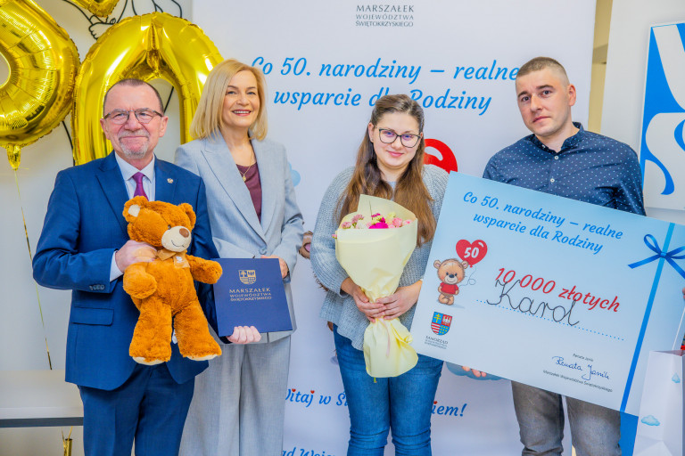 Kolejna odsłona programu „Co 50. narodziny – realne wsparcie dla Rodzin”. Mały Karol 400. dzieckiem!