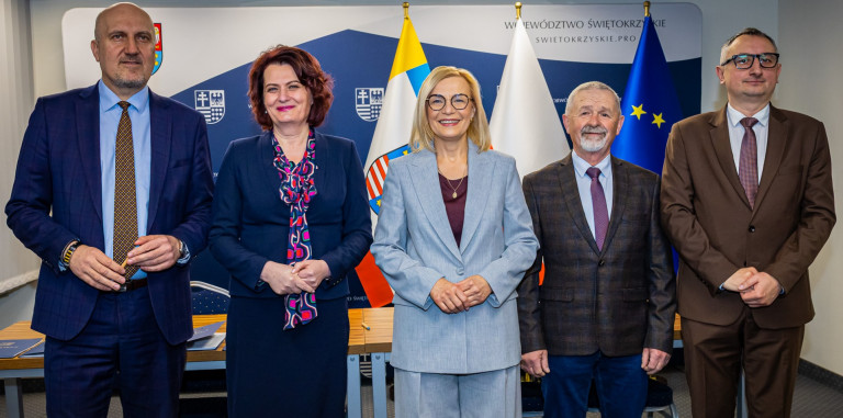 Ponad 12,5 mln zł na edukację w Świętokrzyskiem! Nowe miejsca w przedszkolach i rozwój licealistów