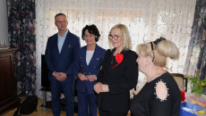 Marszałek Renata Janik z wizytą w rodzinnym domu dziecka