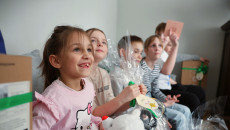 Marszałek Renata Janik z wizytą w rodzinnym domu dziecka