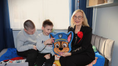 Marszałek Renata Janik z wizytą w rodzinnym domu dziecka