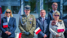 Symbole jedności i dumy! Uroczyste podniesienie flag przed Urzędem Marszałkowskim