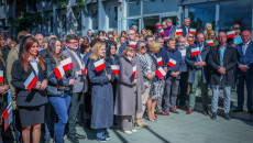 Symbole jedności i dumy! Uroczyste podniesienie flag przed Urzędem Marszałkowskim
