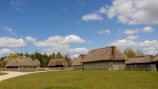 Nowa wystawa poplenerowa została otwarta w Parku Etnograficznym Muzeum Wsi Kieleckiej