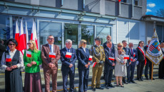 Symbole jedności i dumy! Uroczyste podniesienie flag przed Urzędem Marszałkowskim