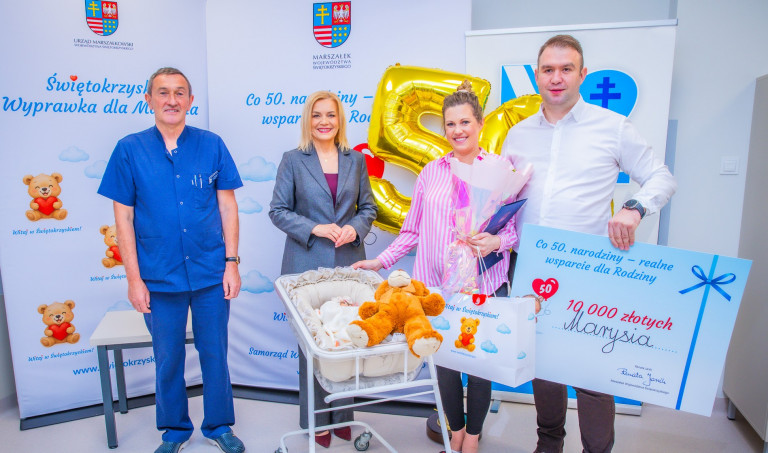 „Co 50. narodziny – realne wsparcie dla Rodzin”. Marysia 450. dzieckiem urodzonym w tym roku w WSzZ w Kielcach!