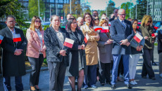 Symbole jedności i dumy! Uroczyste podniesienie flag przed Urzędem Marszałkowskim