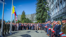 Symbole jedności i dumy! Uroczyste podniesienie flag przed Urzędem Marszałkowskim