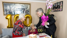 Wyjątkowy jubileusz w gminie Piekoszów. Marszałek Renata Janik z gratulacjami u 100-latki