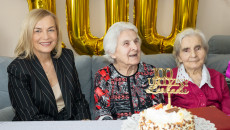 Wyjątkowy jubileusz w gminie Piekoszów. Marszałek Renata Janik z gratulacjami u 100-latki