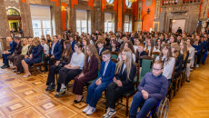 Wręczono stypendia dla wybitnych uczniów ze świętokrzyskich szkół