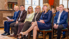 Wręczono stypendia dla wybitnych uczniów ze świętokrzyskich szkół