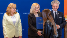 Wręczono stypendia dla wybitnych uczniów ze świętokrzyskich szkół