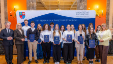 Wręczono stypendia dla wybitnych uczniów ze świętokrzyskich szkół