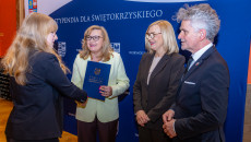 Wręczono stypendia dla wybitnych uczniów ze świętokrzyskich szkół