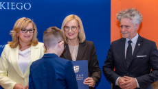 Wręczono stypendia dla wybitnych uczniów ze świętokrzyskich szkół