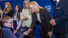 Wręczono stypendia dla wybitnych uczniów ze świętokrzyskich szkół