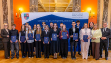 Wręczono stypendia dla wybitnych uczniów ze świętokrzyskich szkół