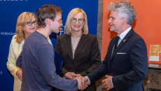 Wręczono stypendia dla wybitnych uczniów ze świętokrzyskich szkół