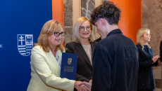 Wręczono stypendia dla wybitnych uczniów ze świętokrzyskich szkół