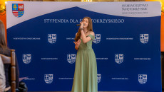 Wręczono stypendia dla wybitnych uczniów ze świętokrzyskich szkół