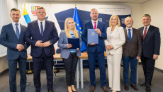 Podpisano umowę na rozbudowę drogi wojewódzkiej 748 w Strawczynie