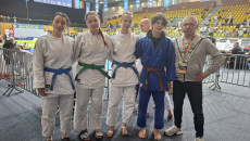 Ekipa Umks „Żak” Kielce W Komplecie. Od Lewej Michelle Vitale, Wiktoria Momot, Aleksandra Wąsik, Bartosz Borek Oraz Trener Michał Zelek