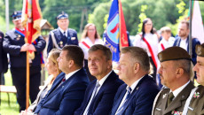 Uroczystość odsłonięcia muralu z wizerunkiem Eugeniusza Gedymina Kaszyńskiego ps. „Nurt” na budynku szkoły w Goździe