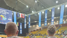 Trener Michał Zelek Oraz Aleksandra Wąsik Uważnie Analizują Sytuację Na Sąsiednich Matach